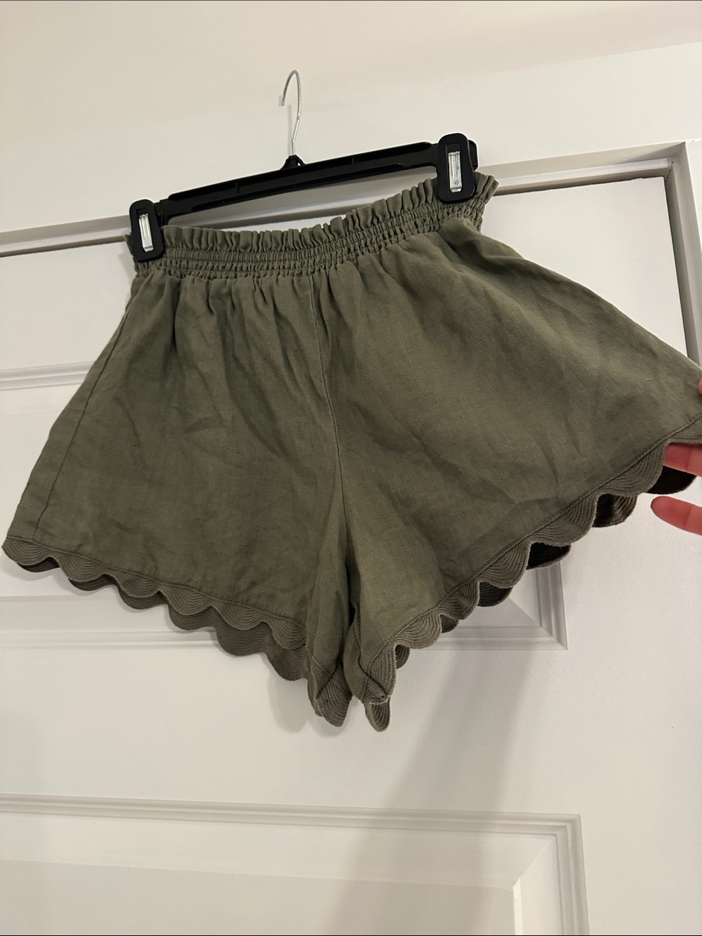 Tuckernuck Olive Scallop-Hem High-Waist Elastic Ava Shorts